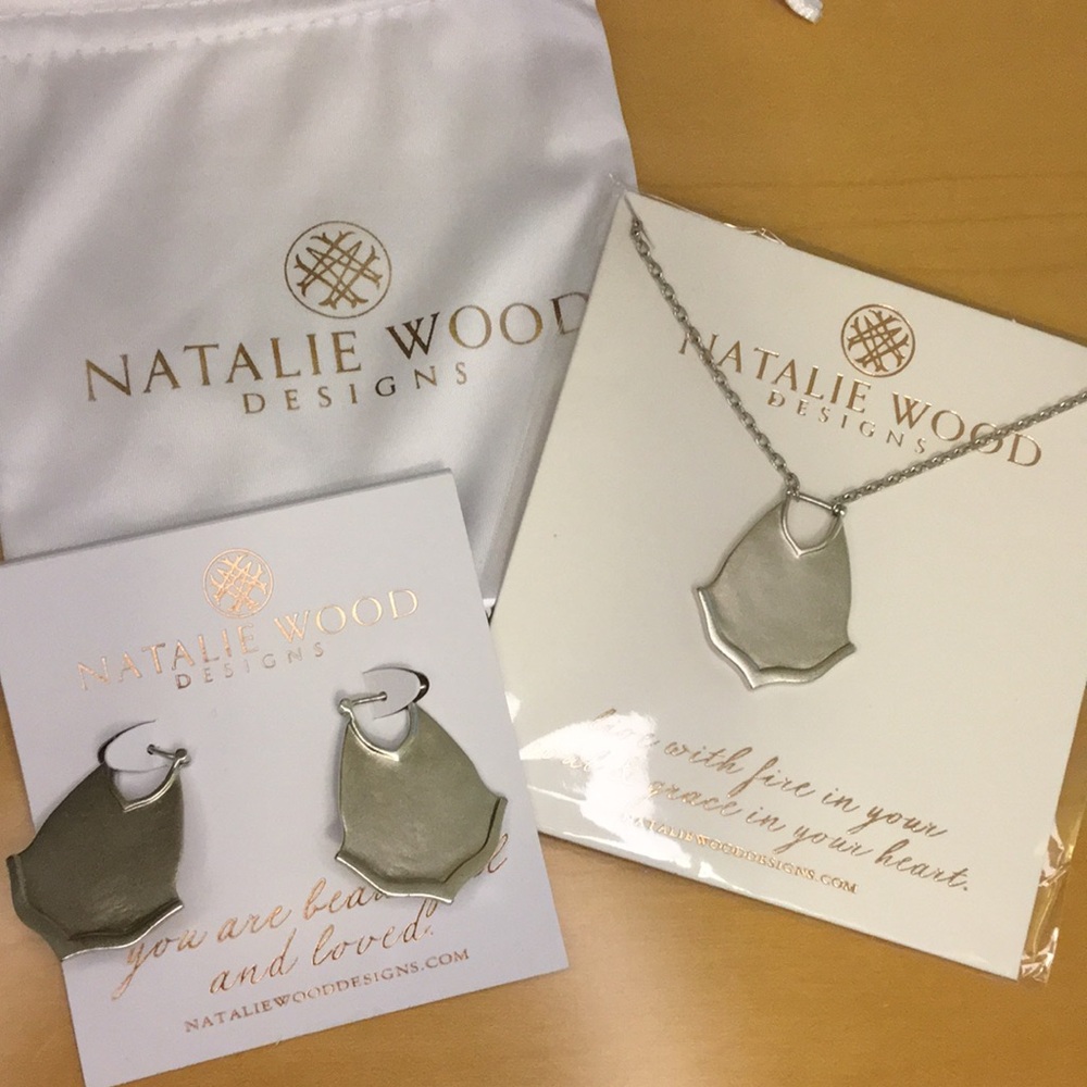 Natalie Wood Designs Post Dangle Earring & Long Pendant Necklace Set Retired